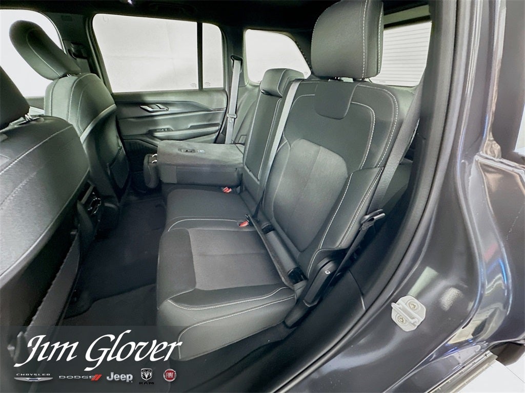 2025 Jeep Grand Cherokee GRAND CHEROKEE LAREDO X 4X2