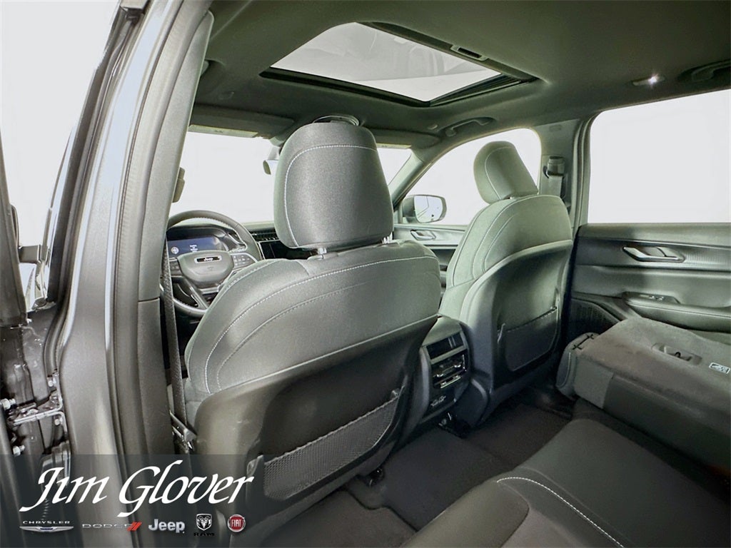 2025 Jeep Grand Cherokee GRAND CHEROKEE LAREDO X 4X2