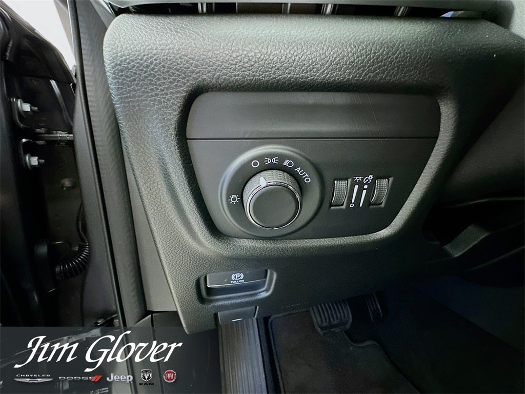 2025 Jeep Grand Cherokee GRAND CHEROKEE LAREDO X 4X2