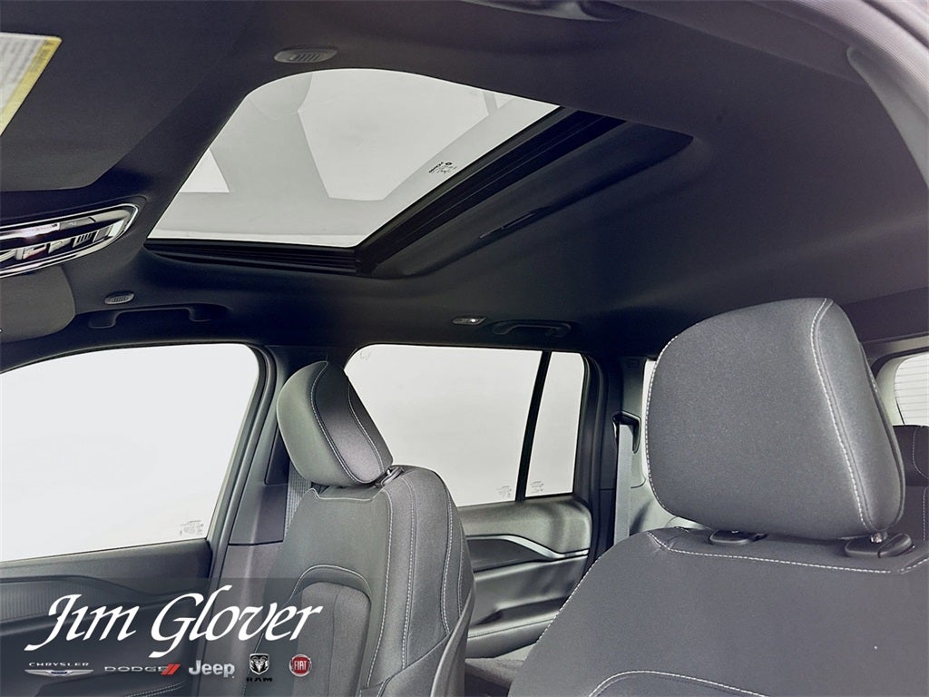 2025 Jeep Grand Cherokee GRAND CHEROKEE LAREDO X 4X2