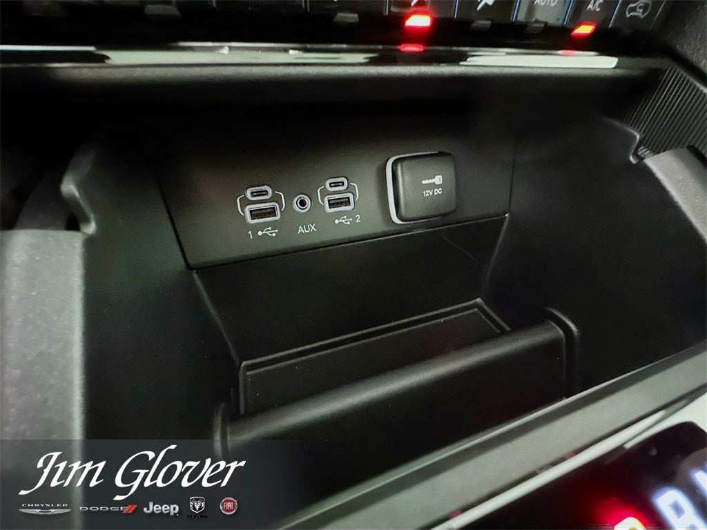 2025 Jeep Grand Cherokee GRAND CHEROKEE LAREDO X 4X2