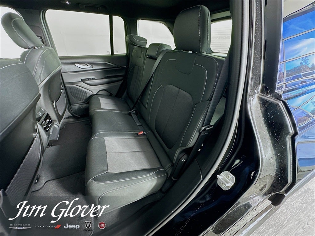 2025 Jeep Grand Cherokee GRAND CHEROKEE LAREDO X 4X2