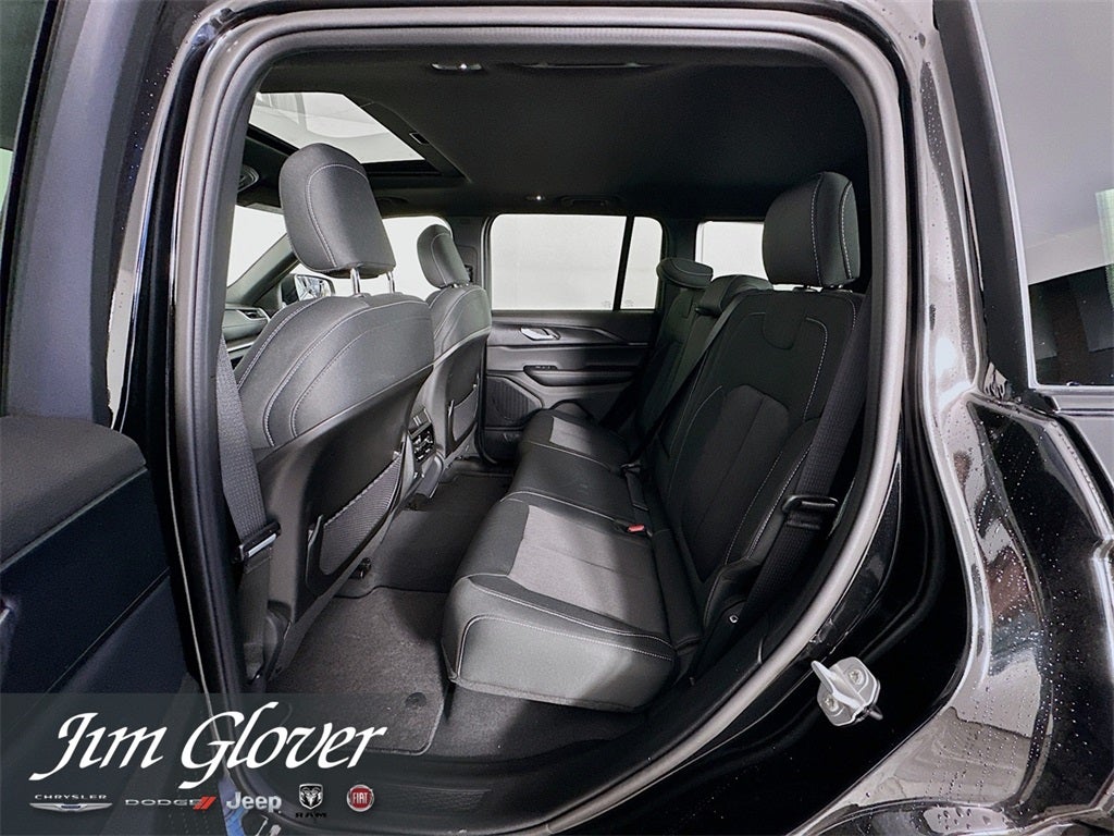 2025 Jeep Grand Cherokee GRAND CHEROKEE LAREDO X 4X2