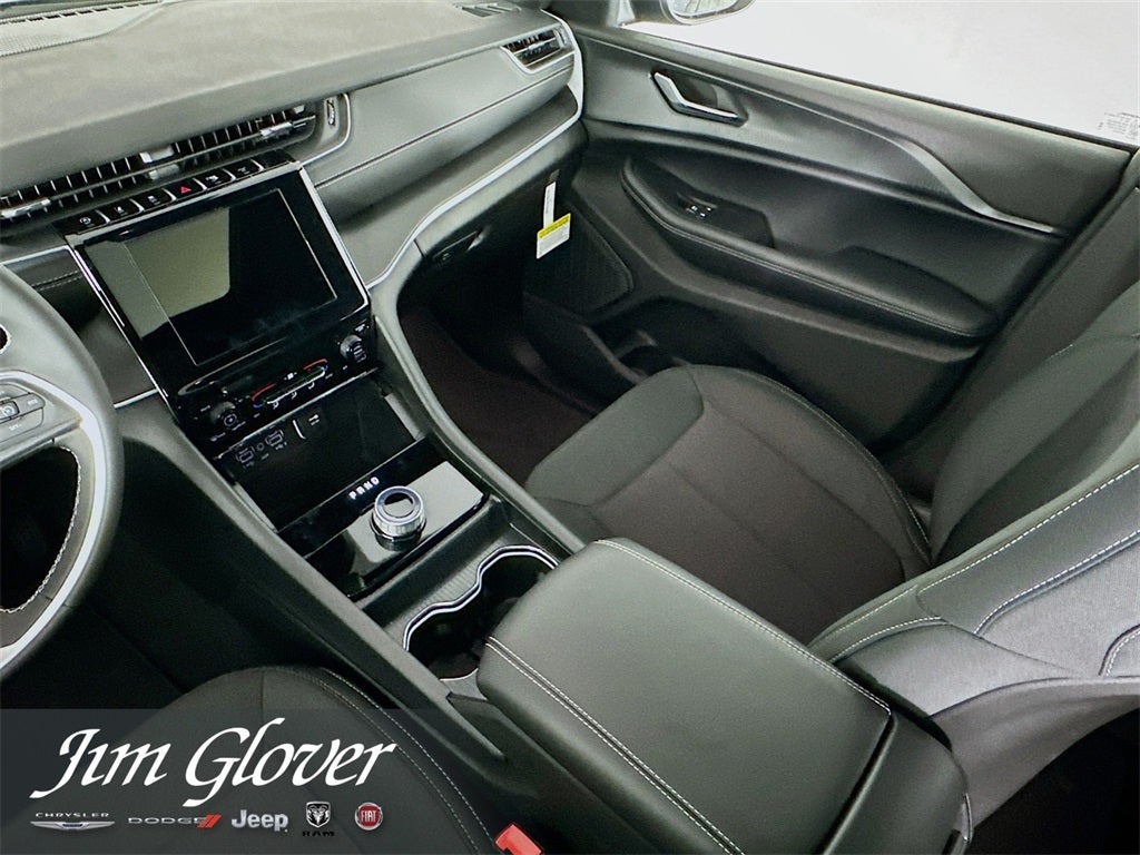 2025 Jeep Grand Cherokee GRAND CHEROKEE LAREDO X 4X2