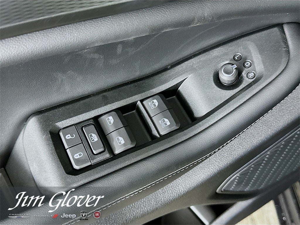 2025 Jeep Grand Cherokee GRAND CHEROKEE LAREDO X 4X2