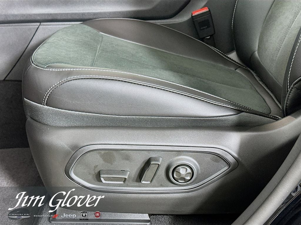 2026 Jeep Grand Cherokee GRAND CHEROKEE LAREDO ALTITUDE 4X2