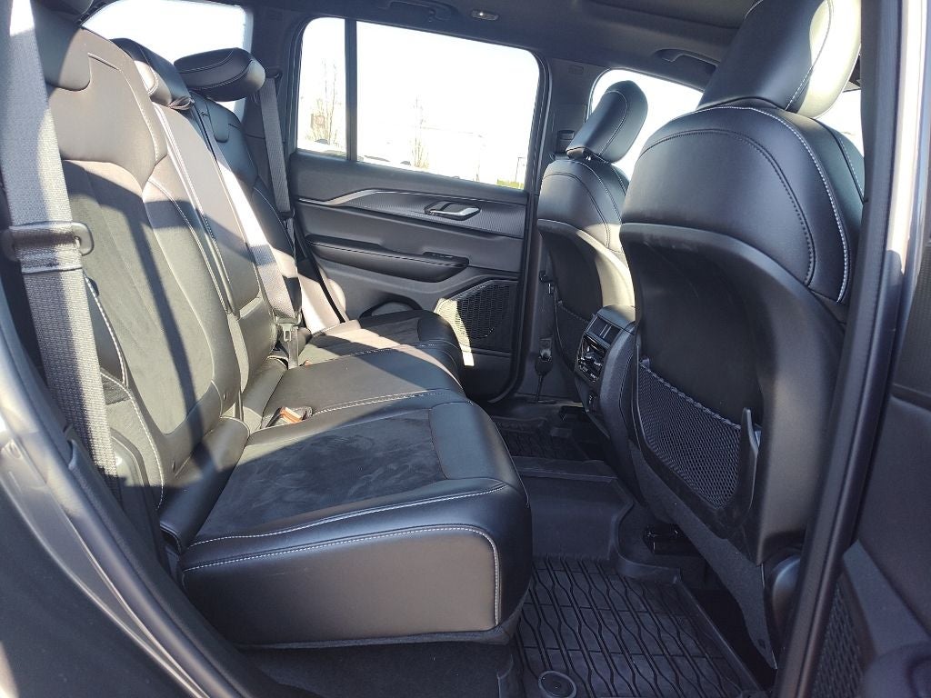 2025 Jeep Grand Cherokee Altitude X 4x4