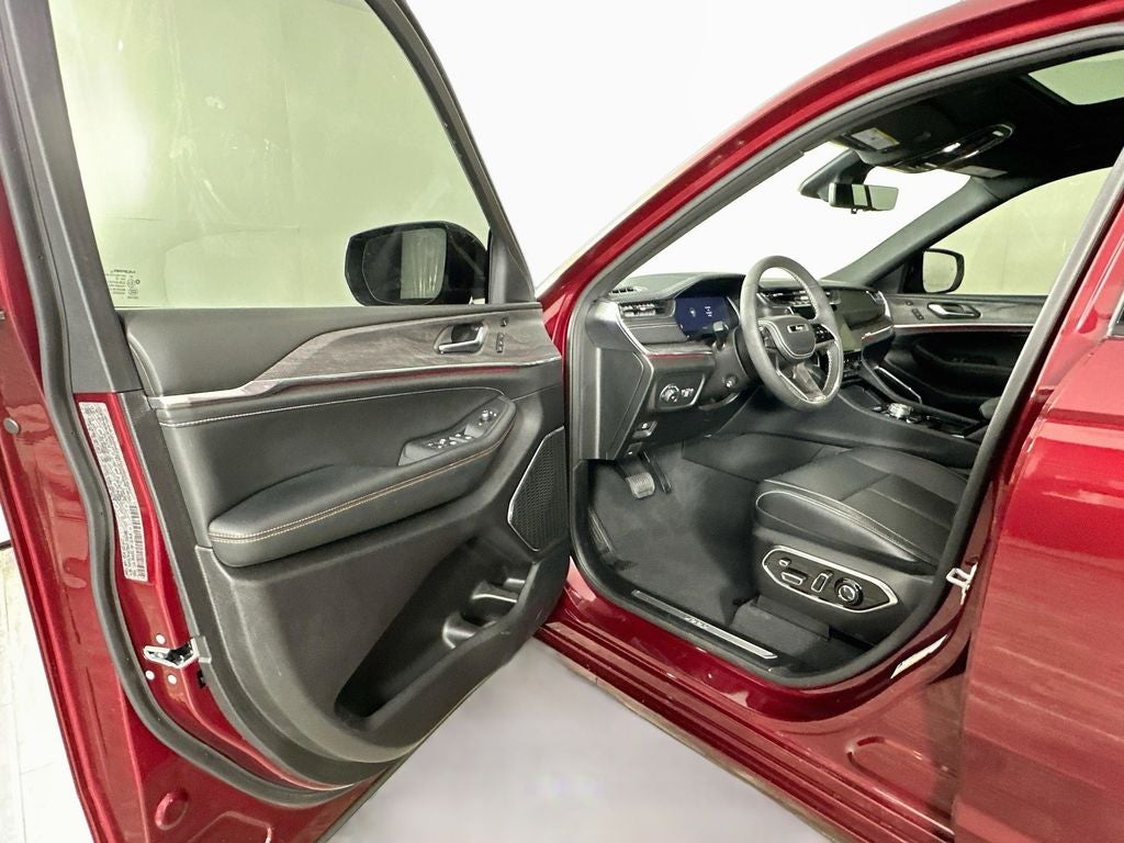 2025 Jeep Grand Cherokee Overland 4x4