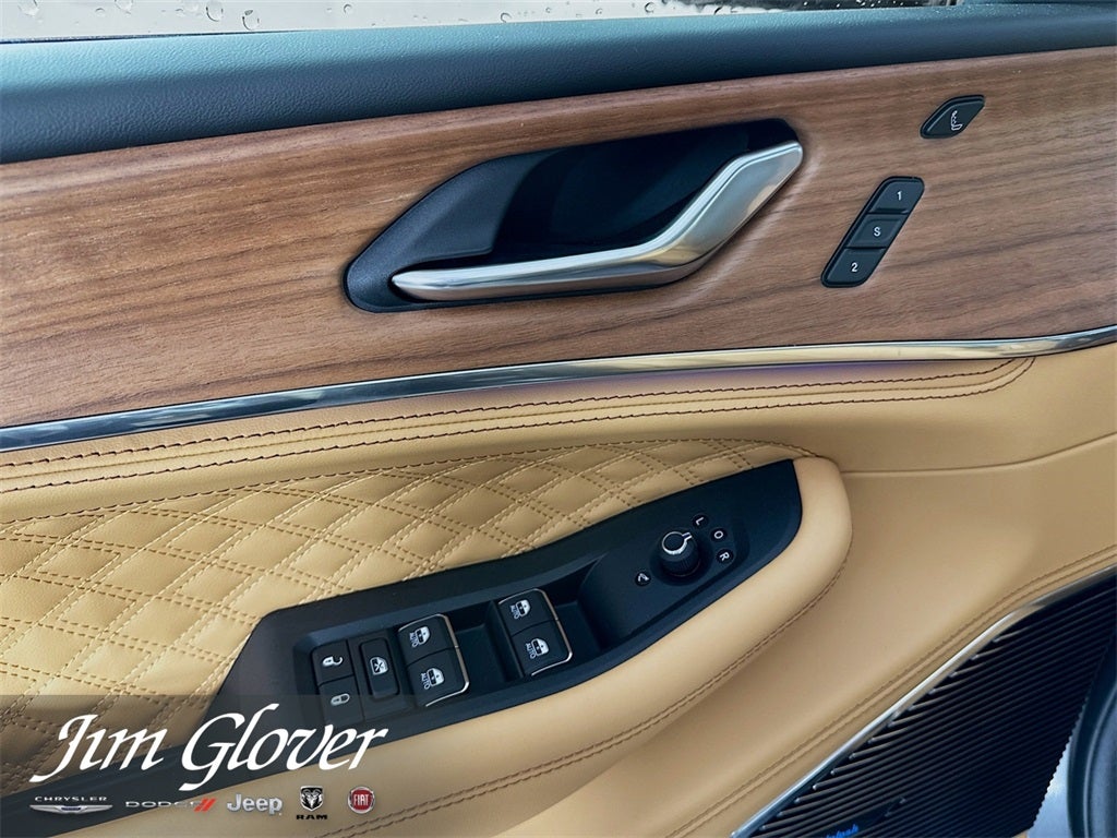 2025 Jeep Grand Cherokee GRAND CHEROKEE SUMMIT RESERVE 4X4