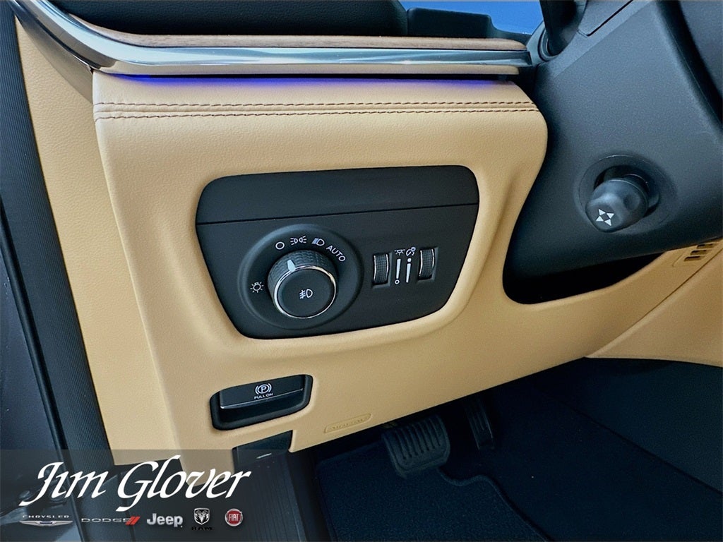 2025 Jeep Grand Cherokee GRAND CHEROKEE SUMMIT RESERVE 4X4