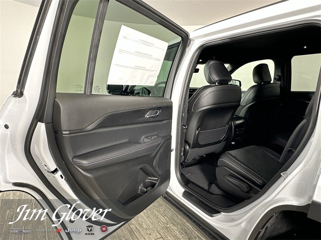 2025 Jeep Grand Cherokee L GRAND CHEROKEE L ALTITUDE 4X2