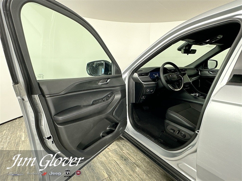 2025 Jeep Grand Cherokee L GRAND CHEROKEE L ALTITUDE 4X2