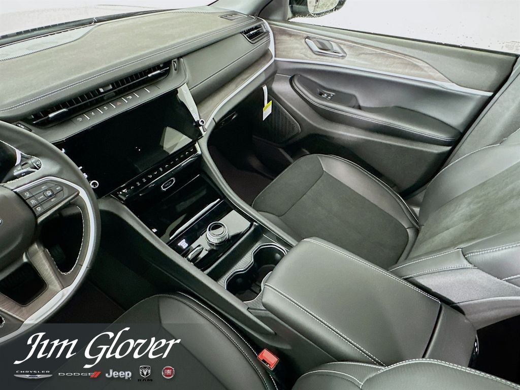 2026 Jeep Grand Cherokee L GRAND CHEROKEE L LAREDO ALTITUDE 4X4