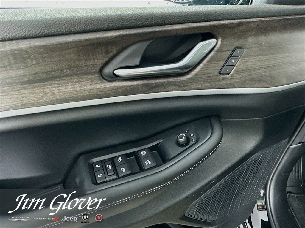 2025 Jeep Grand Cherokee L GRAND CHEROKEE L LIMITED 4X4