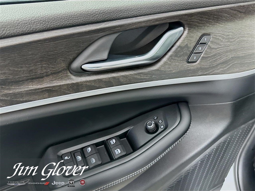 2025 Jeep Grand Cherokee L GRAND CHEROKEE L LIMITED 4X4