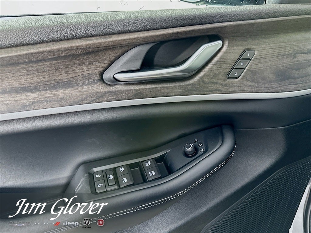 2025 Jeep Grand Cherokee L GRAND CHEROKEE L LIMITED 4X4