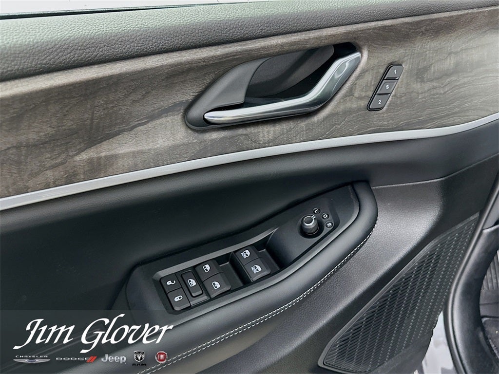 2025 Jeep Grand Cherokee L GRAND CHEROKEE L LIMITED 4X4