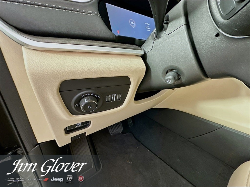 2025 Jeep Grand Cherokee L GRAND CHEROKEE L LIMITED 4X4