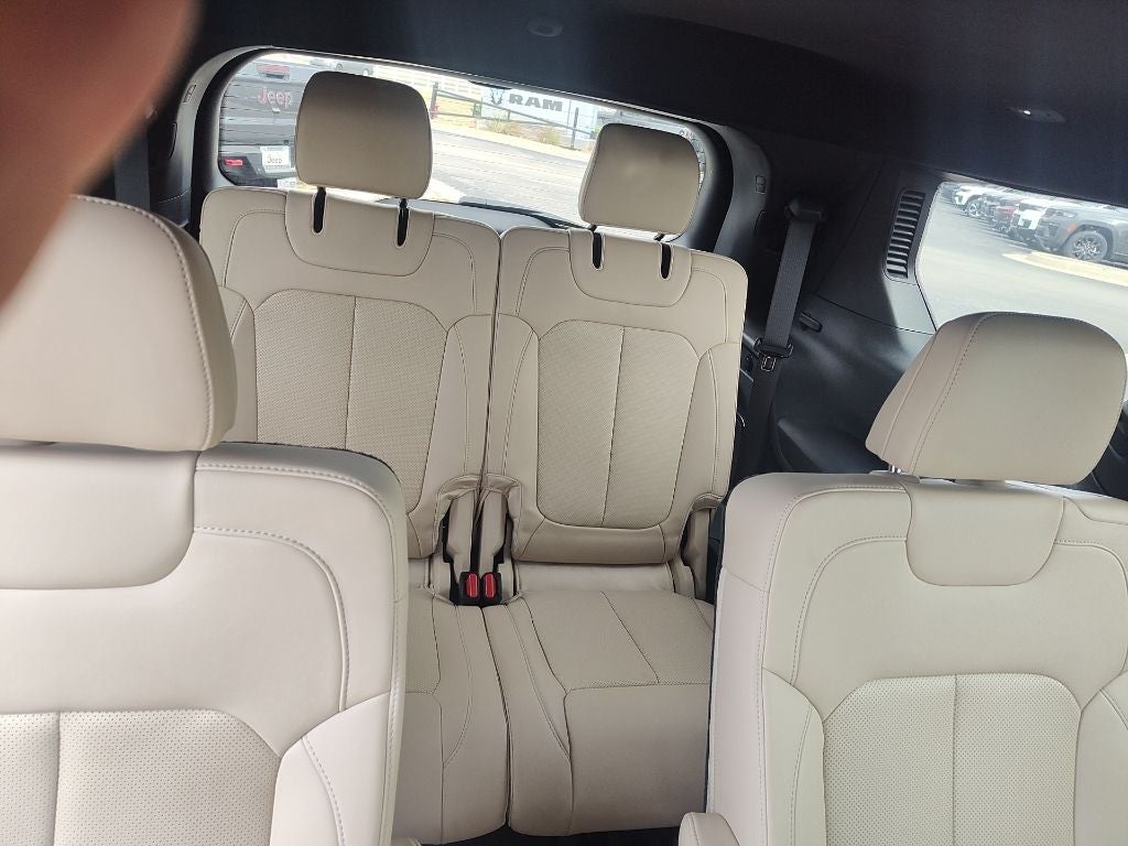 2023 Jeep Grand Cherokee L Limited 4x4