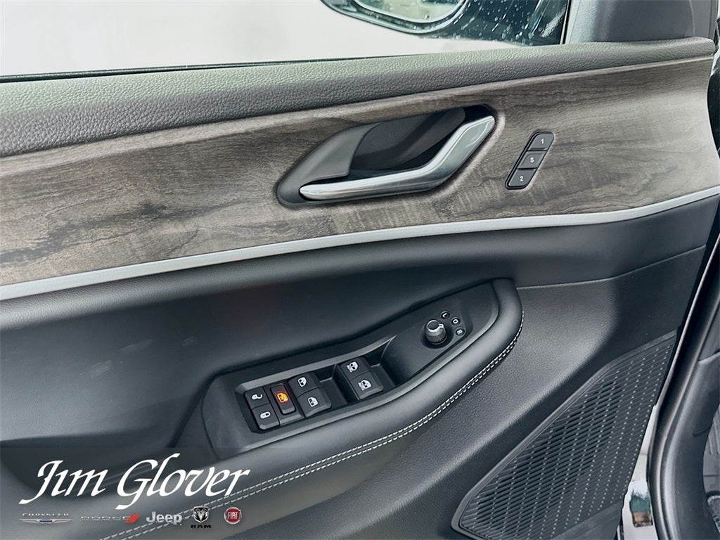 2025 Jeep Grand Cherokee L GRAND CHEROKEE L LIMITED 4X4