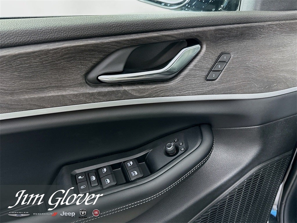 2025 Jeep Grand Cherokee L GRAND CHEROKEE L LIMITED 4X4