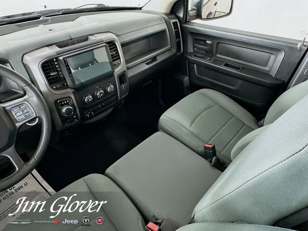 2017 RAM 1500 Express Quad Cab 4x4 6'4' Box