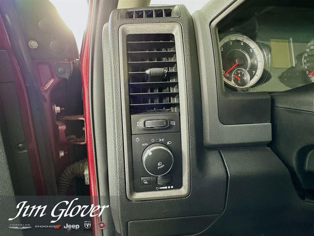 2017 RAM 1500 Express Quad Cab 4x4 6'4' Box