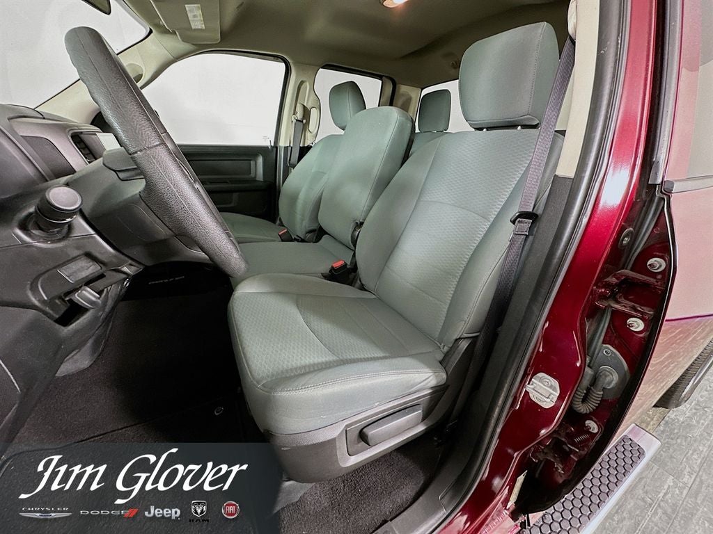 2017 RAM 1500 Express Quad Cab 4x4 6'4' Box