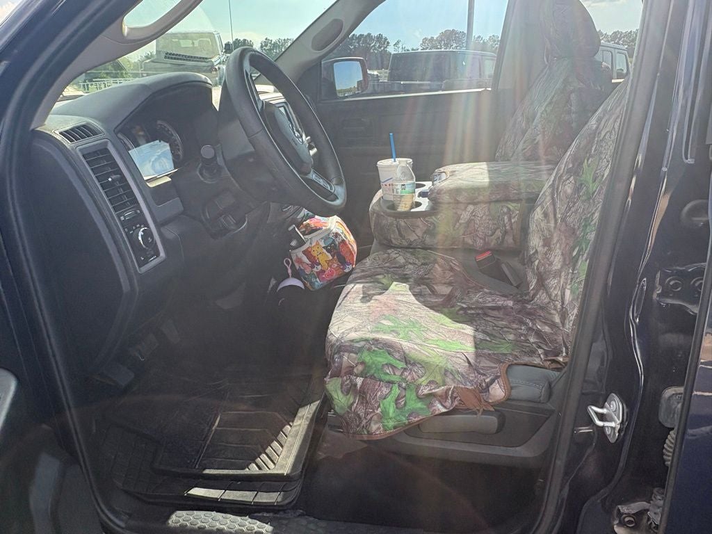 2019 RAM 1500 Classic Express Crew Cab 4x4 5'7' Box