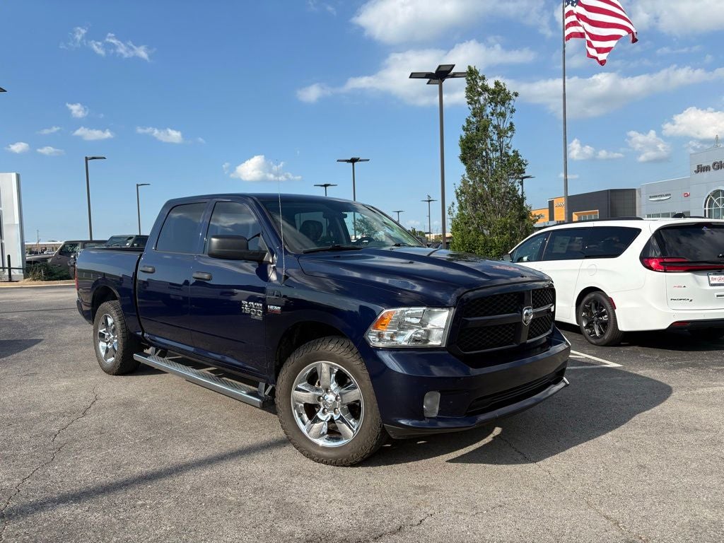 2019 RAM 1500 Classic Express Crew Cab 4x4 5'7' Box