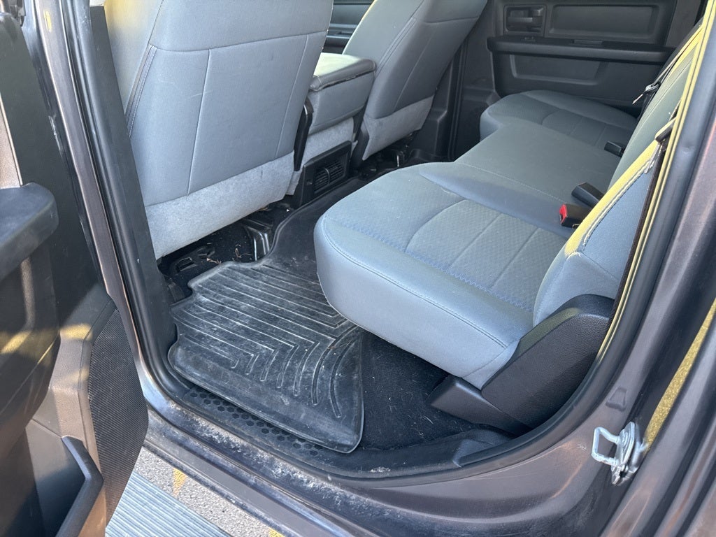 2018 RAM 1500 Express Crew Cab 4x4 5'7' Box