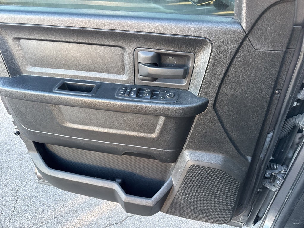 2018 RAM 1500 Express Crew Cab 4x4 5'7' Box