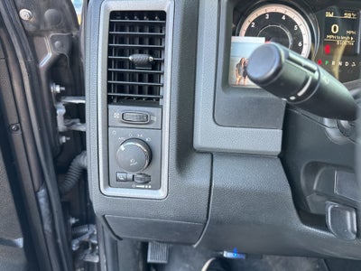 2018 RAM 1500 Express Crew Cab 4x4 5'7' Box