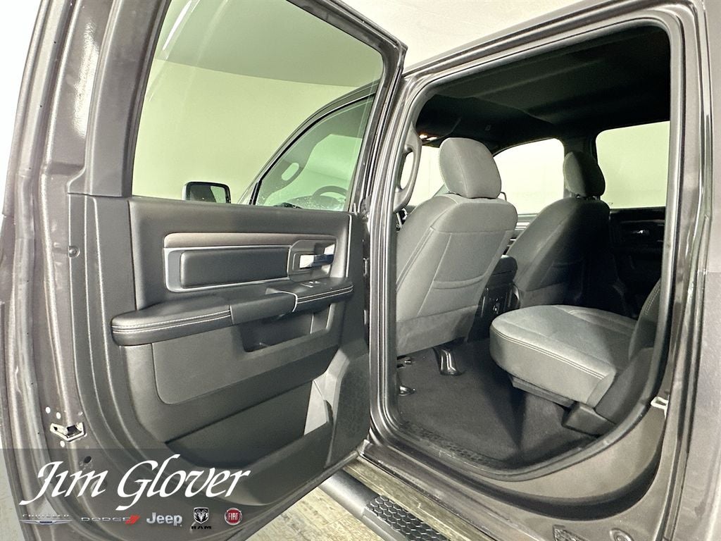 2023 RAM 1500 Classic Warlock Crew Cab 4x4 5'7' Box