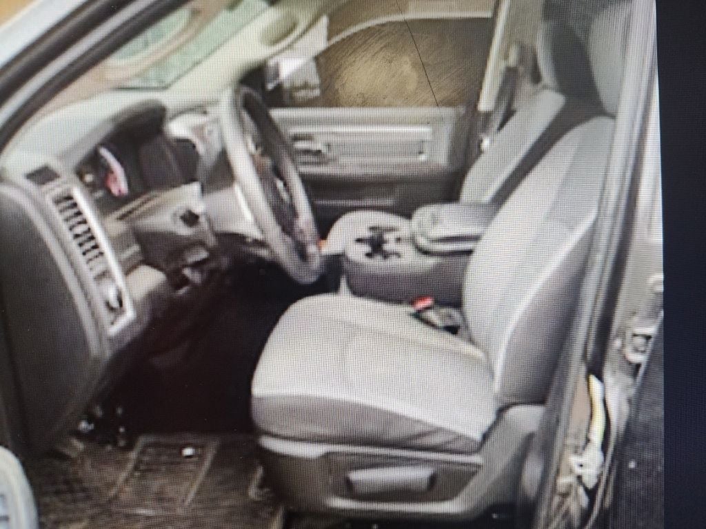 2022 RAM 1500 Classic SLT Crew Cab 4x4 5'7' Box