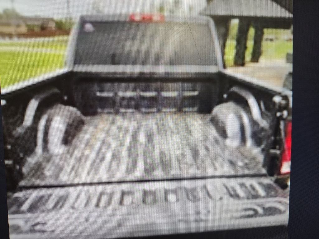 2022 RAM 1500 Classic SLT Crew Cab 4x4 5'7' Box
