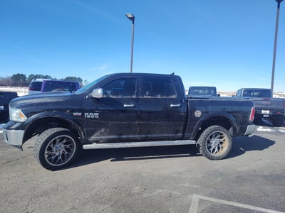 2017 RAM 1500 Laramie Crew Cab 4x4 5'7' Box