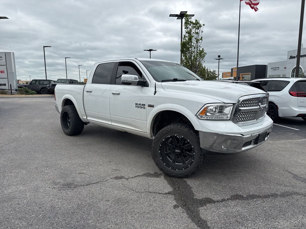 2017 RAM 1500 Laramie Crew Cab 4x4 5'7' Box