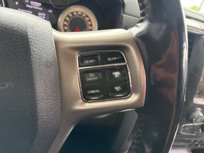 2017 RAM 1500 Laramie Crew Cab 4x4 5'7' Box