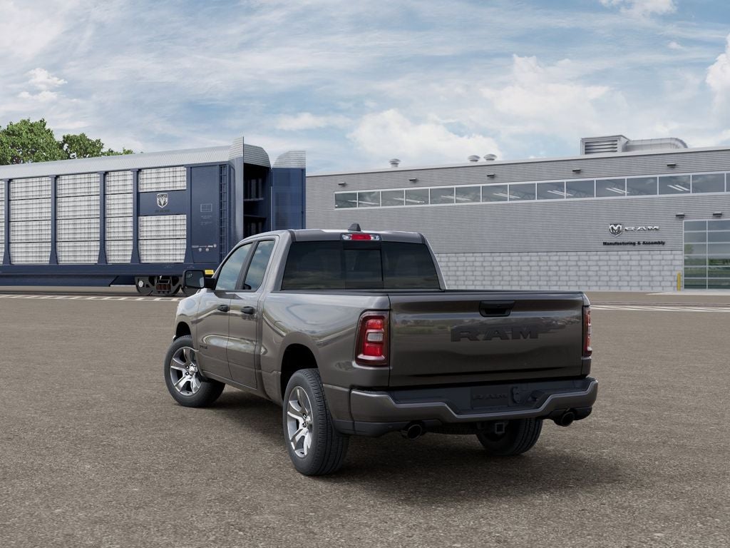 2026 RAM 1500 RAM 1500 EXPRESS QUAD CAB 4X2 6'4' BOX