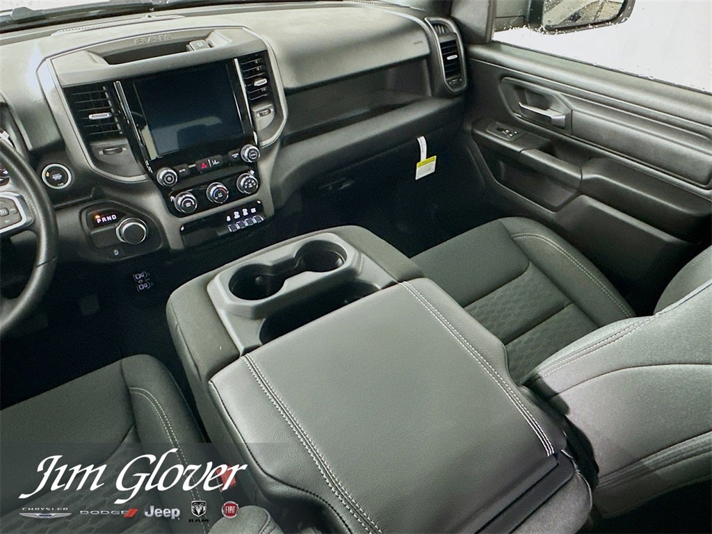 2026 RAM 1500 RAM 1500 EXPRESS CREW CAB 4X2 5'7' BOX