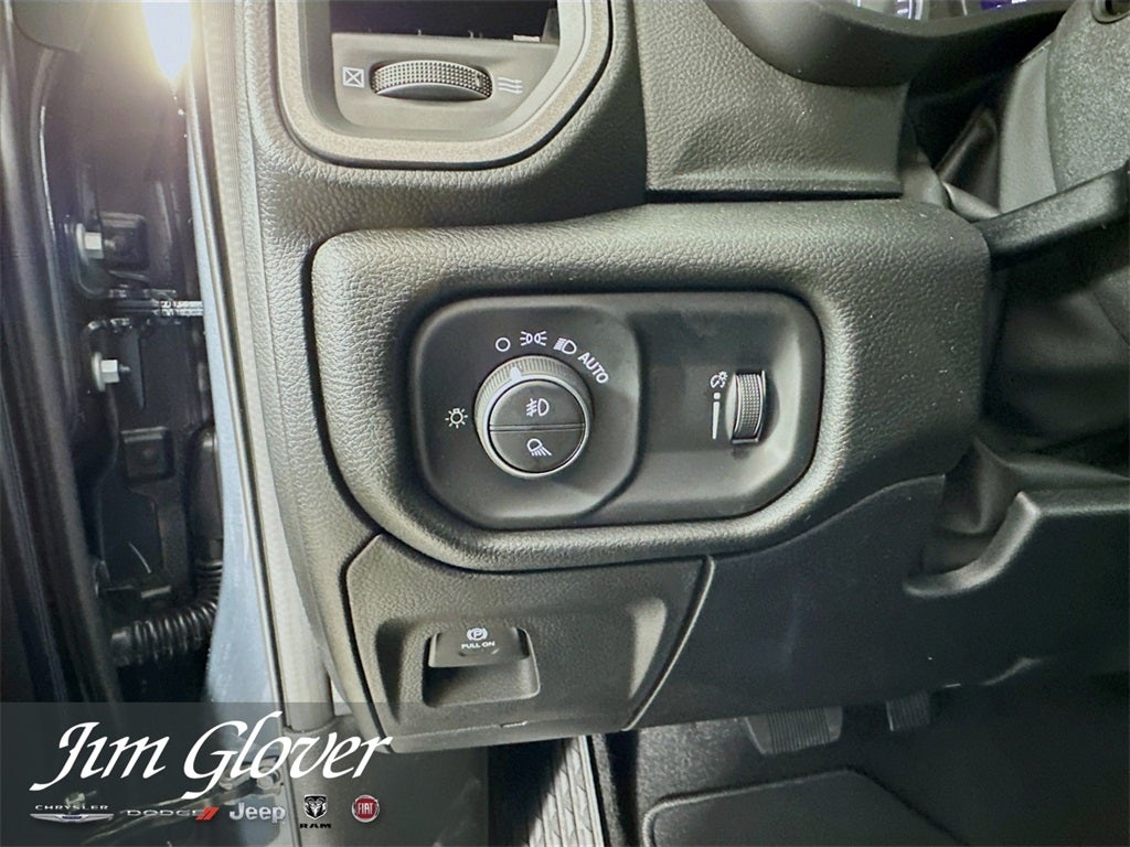 2026 RAM 1500 RAM 1500 EXPRESS CREW CAB 4X2 5'7' BOX