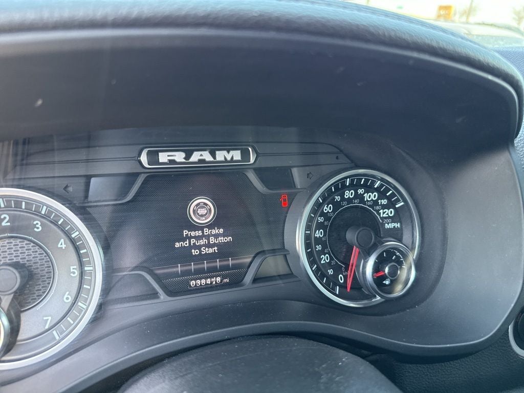 2024 RAM 1500 Laramie Crew Cab 4x2 5'7' Box