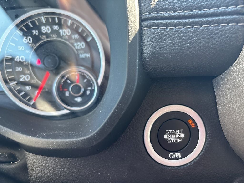2022 RAM 1500 Laramie Crew Cab 4x2 5'7' Box