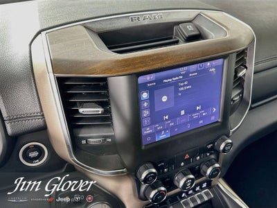 2022 RAM 1500 Laramie Crew Cab 4x2 5'7' Box