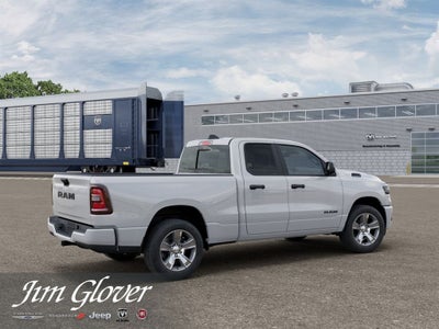 2026 RAM 1500 RAM 1500 EXPRESS QUAD CAB 4X2 6'4' BOX