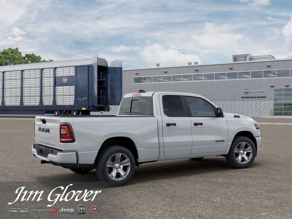 2026 RAM 1500 RAM 1500 EXPRESS QUAD CAB 4X2 6'4' BOX