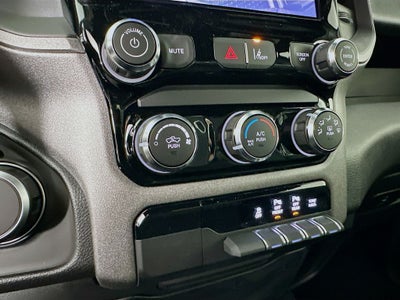 2026 RAM 1500 RAM 1500 EXPRESS QUAD CAB 4X2 6'4' BOX