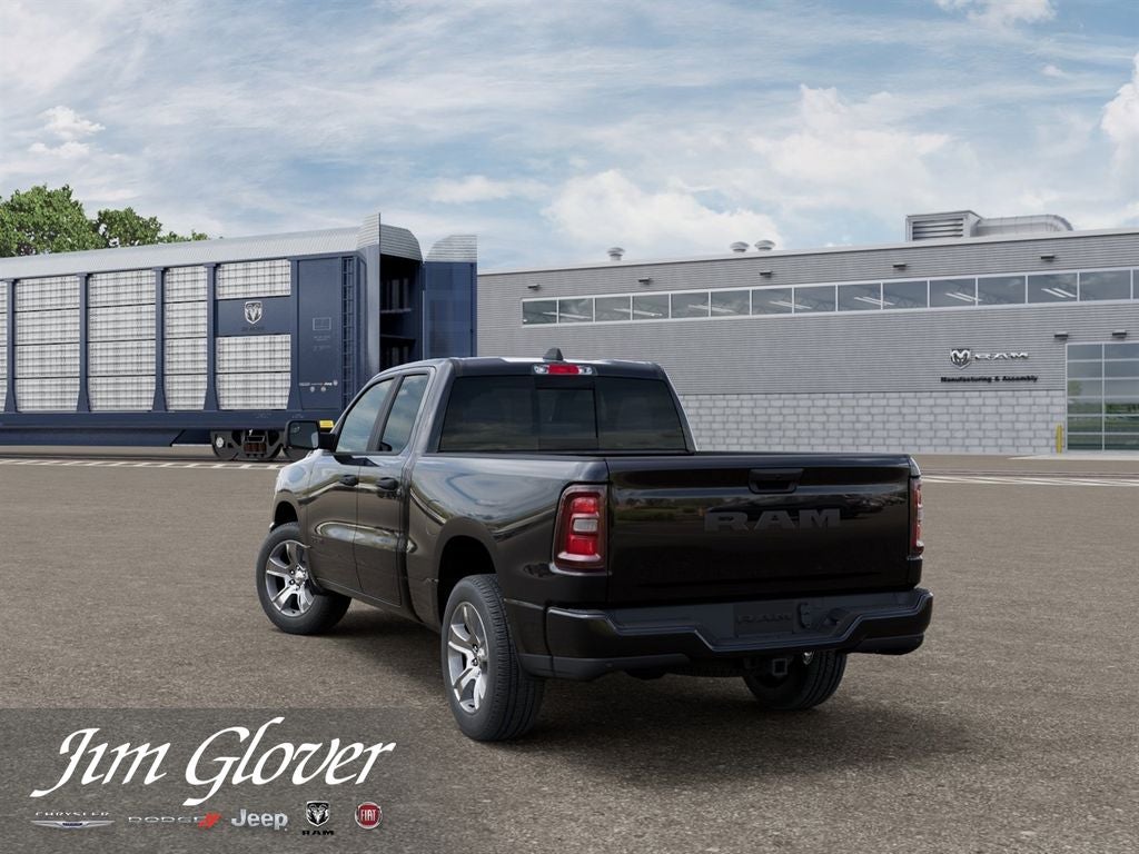2026 RAM 1500 RAM 1500 EXPRESS QUAD CAB 4X2 6'4' BOX