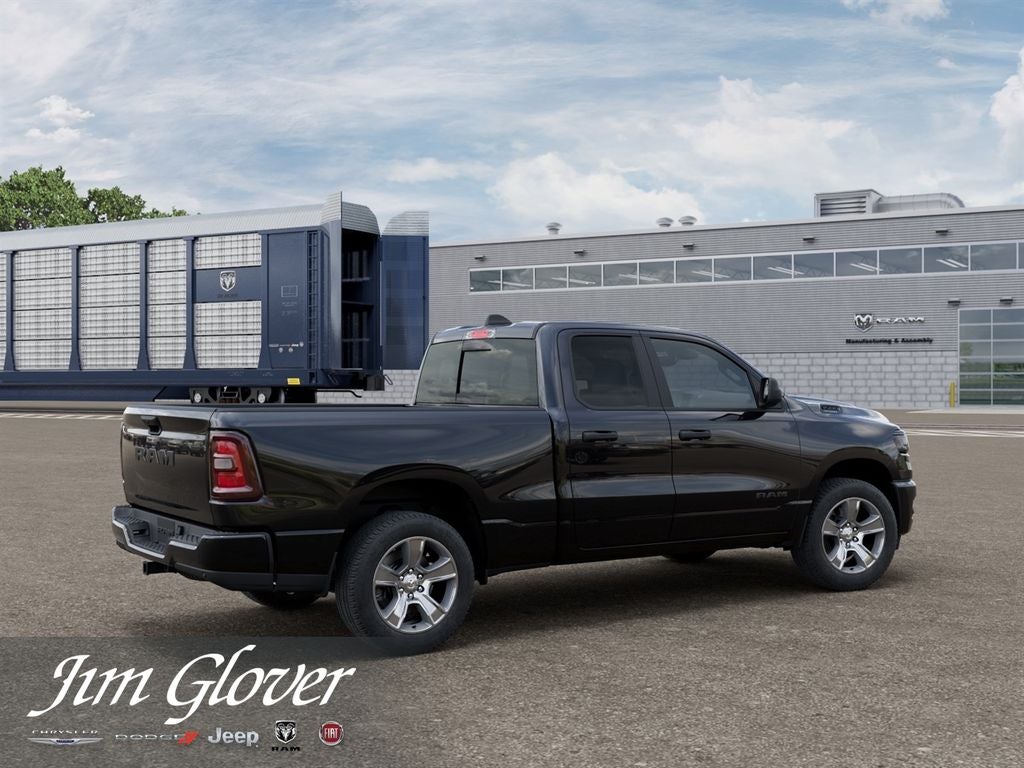 2026 RAM 1500 RAM 1500 EXPRESS QUAD CAB 4X2 6'4' BOX